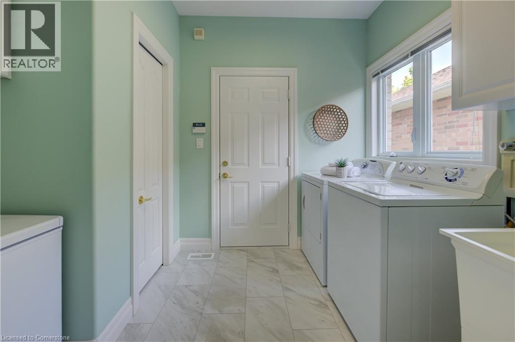 Photo 17 of 59 Devonshire Drive, New Hamburg ON