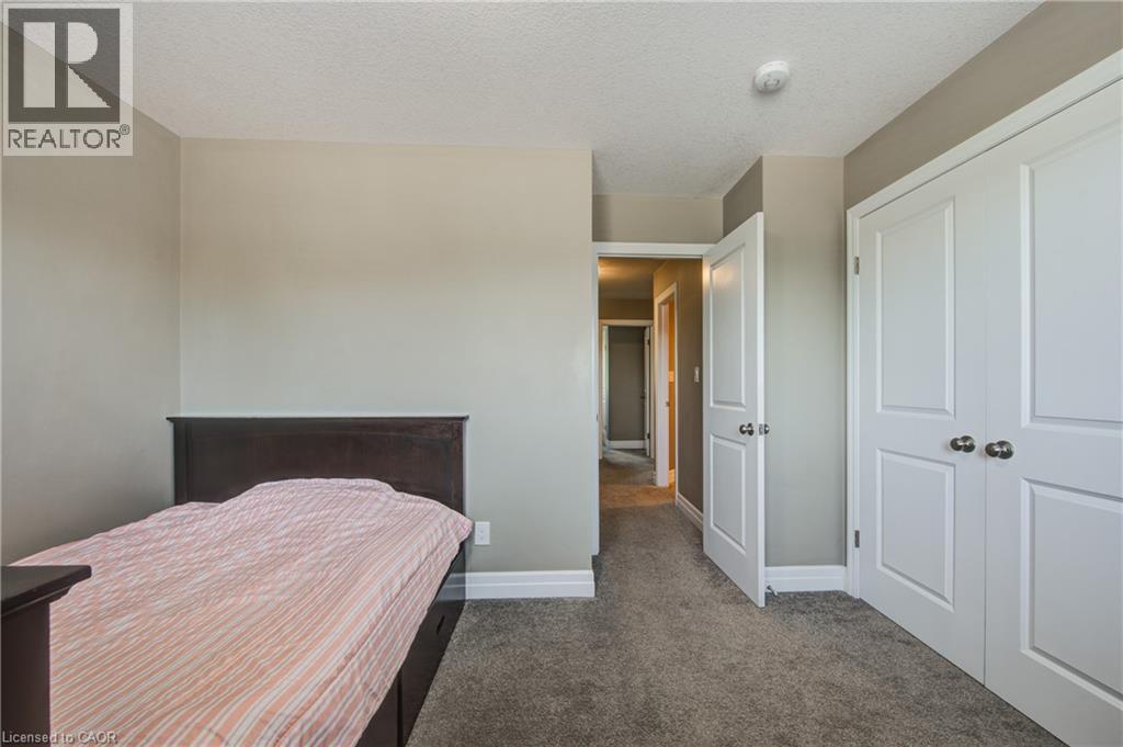 Photo 11 of 63 Crab Apple Court, Wellesley ON