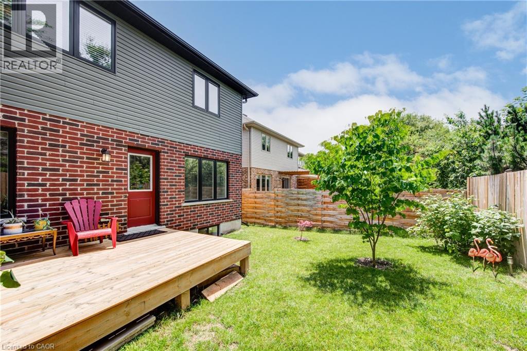 Photo 13 of 63 Crab Apple Court, Wellesley ON