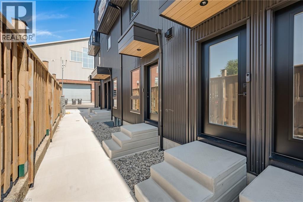 Photo 4 of 15 Cedar Street Unit 1, Kitchener ON