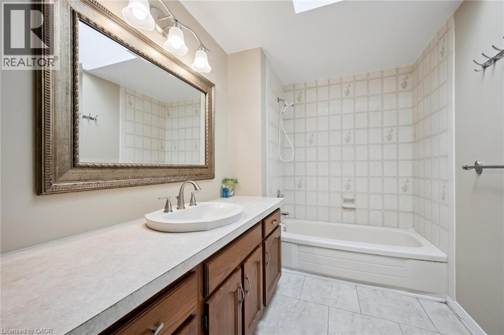 Photo 32 of 576 Royal Beech Drive, Waterloo ON