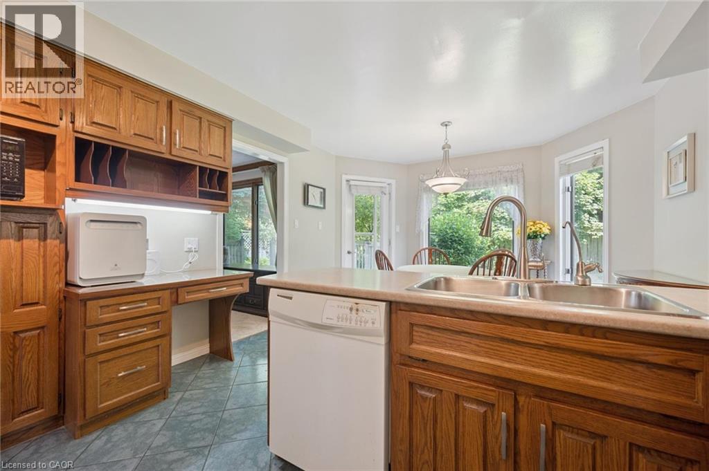 Photo 40 of 576 Royal Beech Drive, Waterloo ON