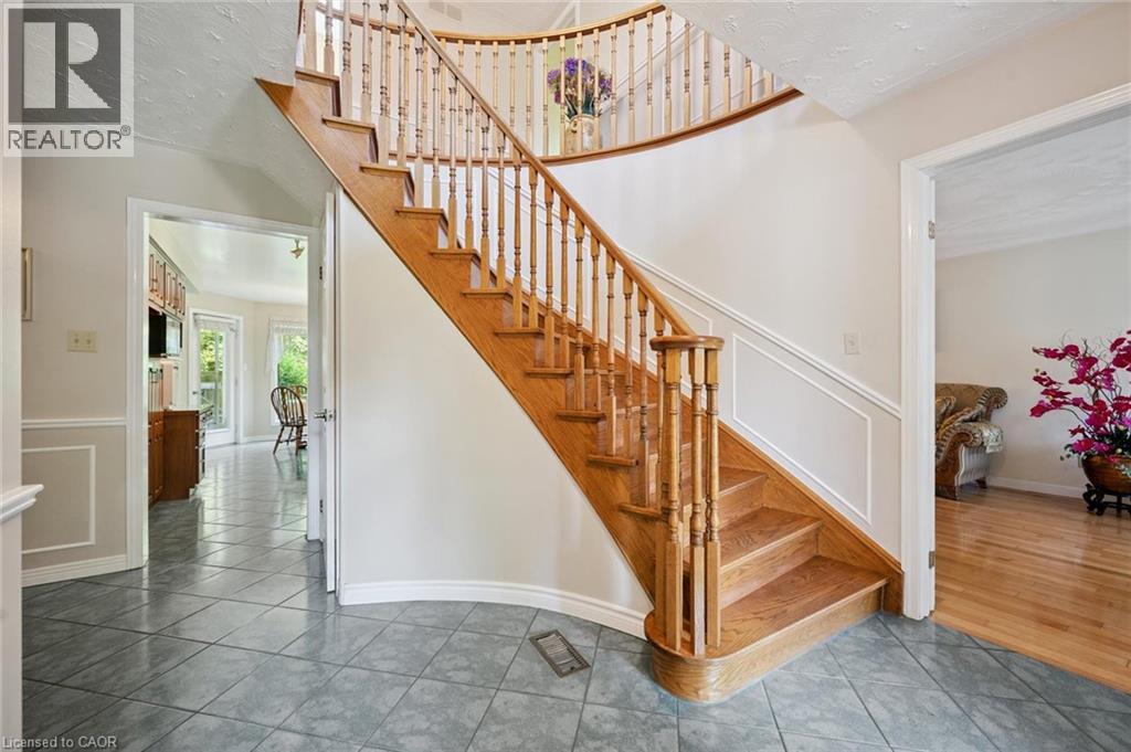 Photo 12 of 576 Royal Beech Drive, Waterloo ON
