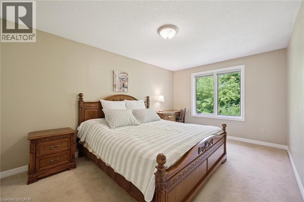 Photo 11 of 576 Royal Beech Drive, Waterloo ON