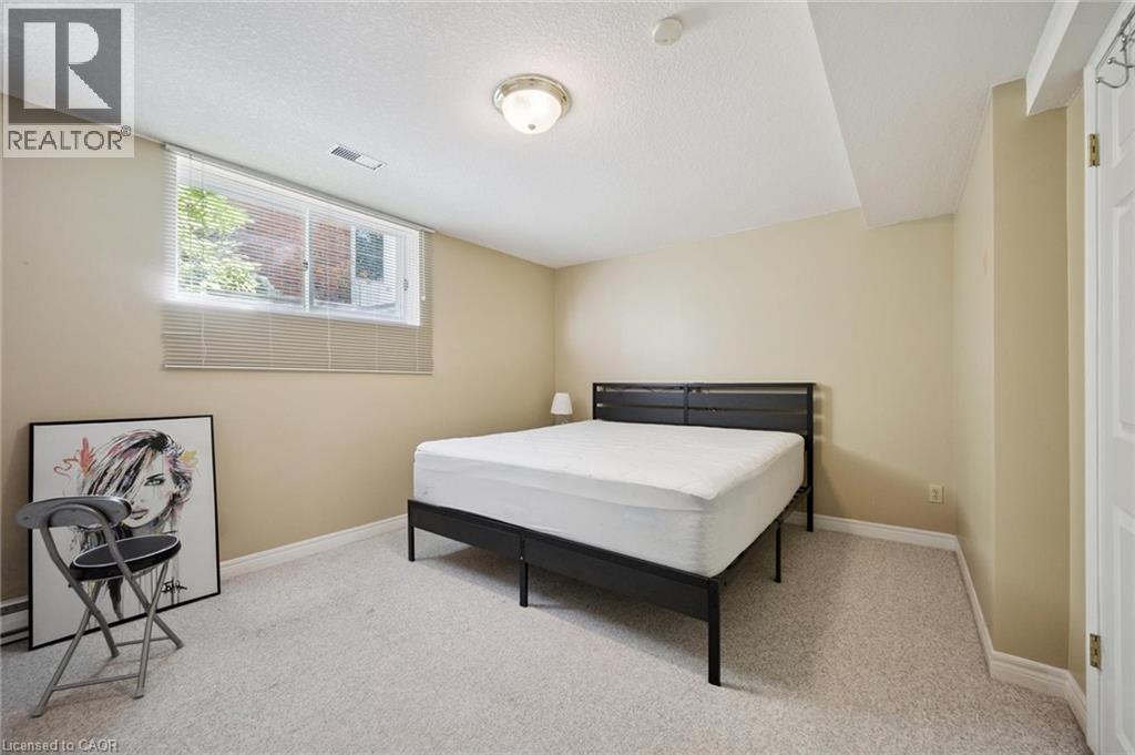 Photo 10 of 576 Royal Beech Drive, Waterloo ON