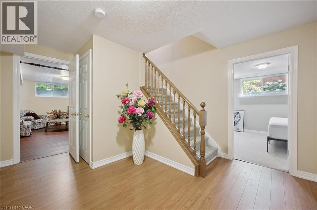 Photo 24 of 576 Royal Beech Drive, Waterloo ON