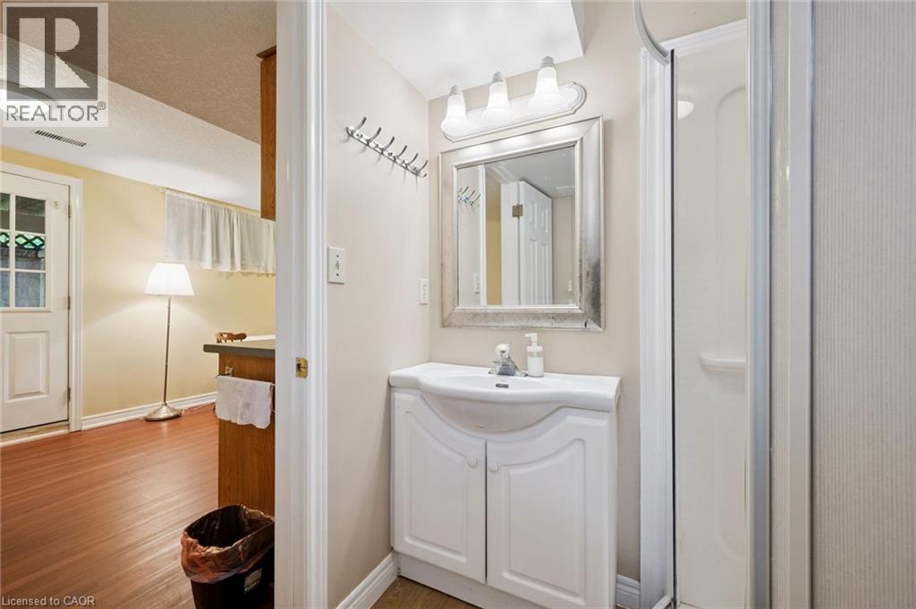 Photo 42 of 576 Royal Beech Drive, Waterloo ON
