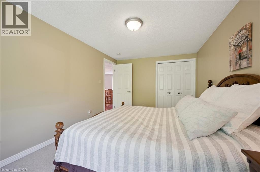 Photo 37 of 576 Royal Beech Drive, Waterloo ON