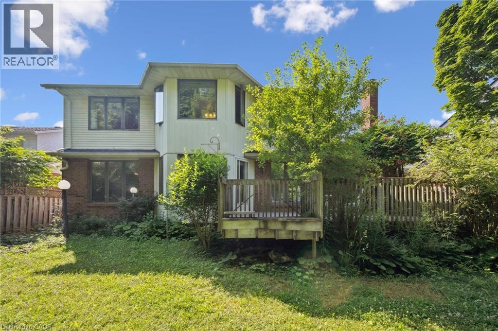Photo 16 of 576 Royal Beech Drive, Waterloo ON
