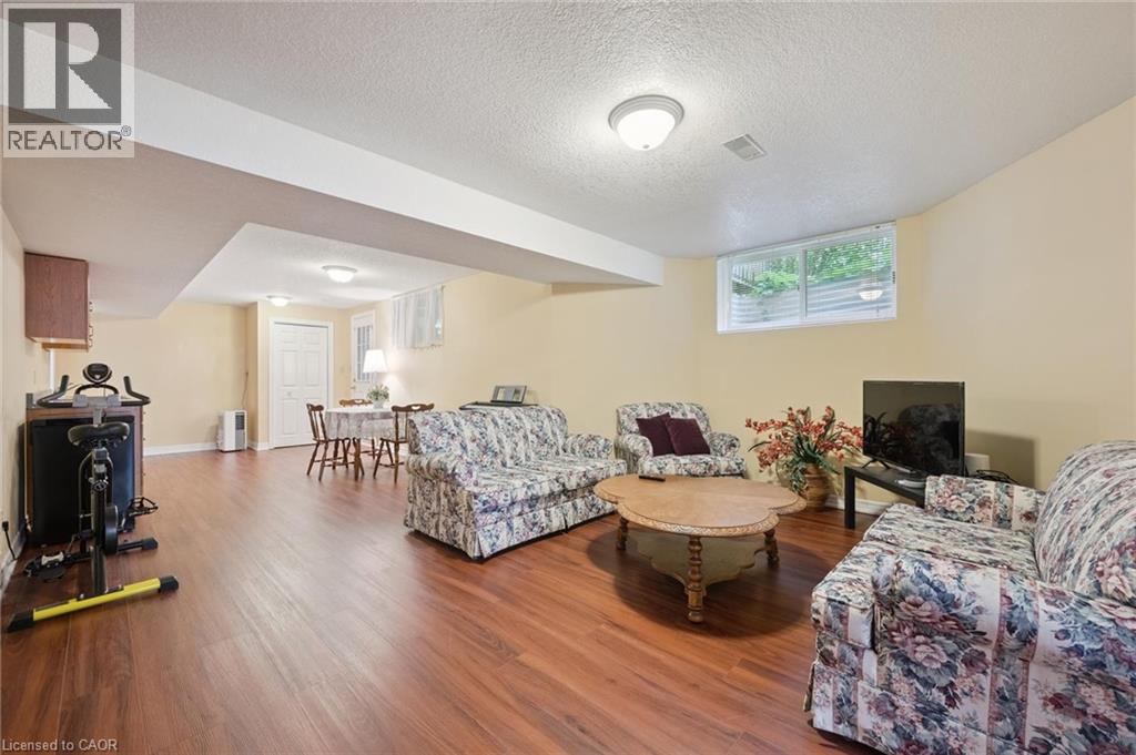 Photo 28 of 576 Royal Beech Drive, Waterloo ON