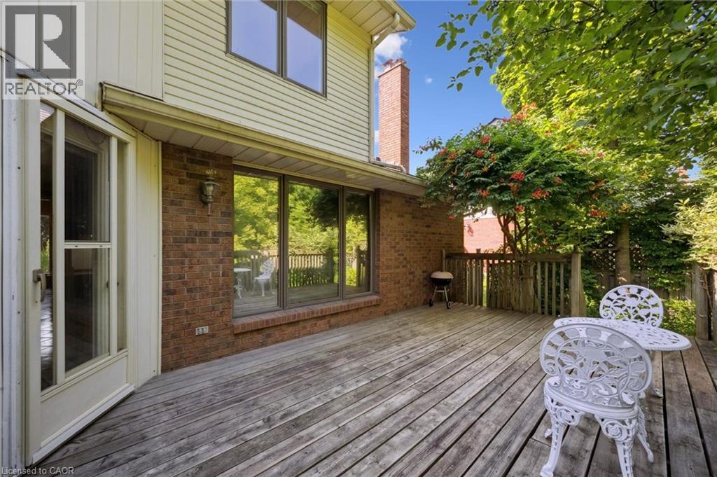 Photo 38 of 576 Royal Beech Drive, Waterloo ON