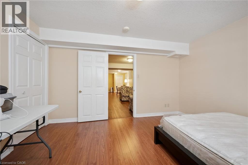 Photo 6 of 576 Royal Beech Drive, Waterloo ON