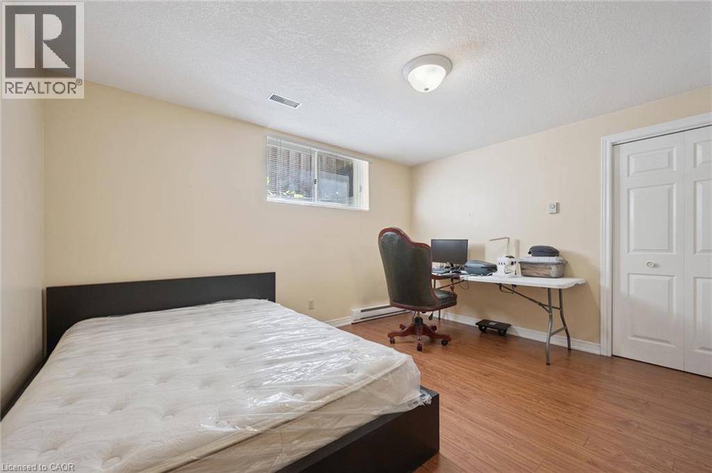 Photo 43 of 576 Royal Beech Drive, Waterloo ON