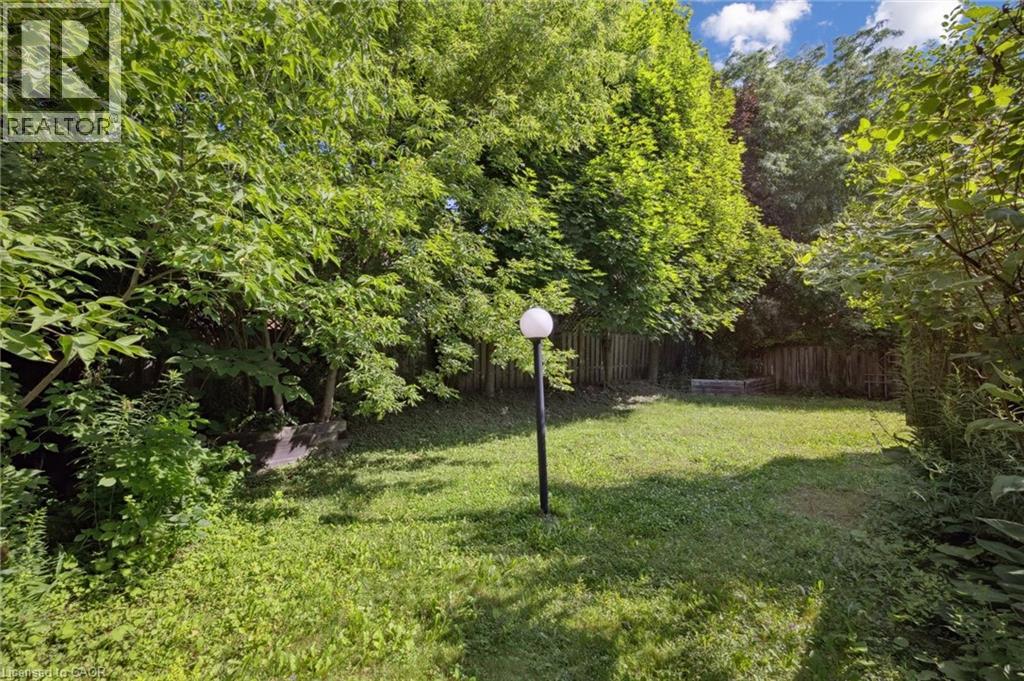 Photo 7 of 576 Royal Beech Drive, Waterloo ON