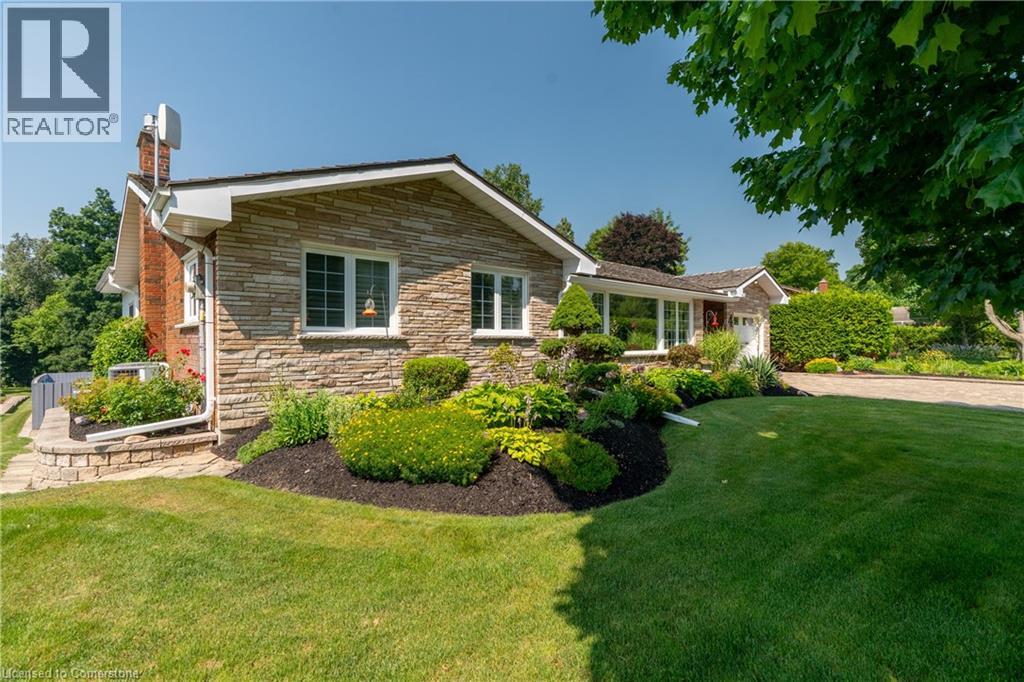 Photo 3 of 4 Colonial Drive, Ayr ON