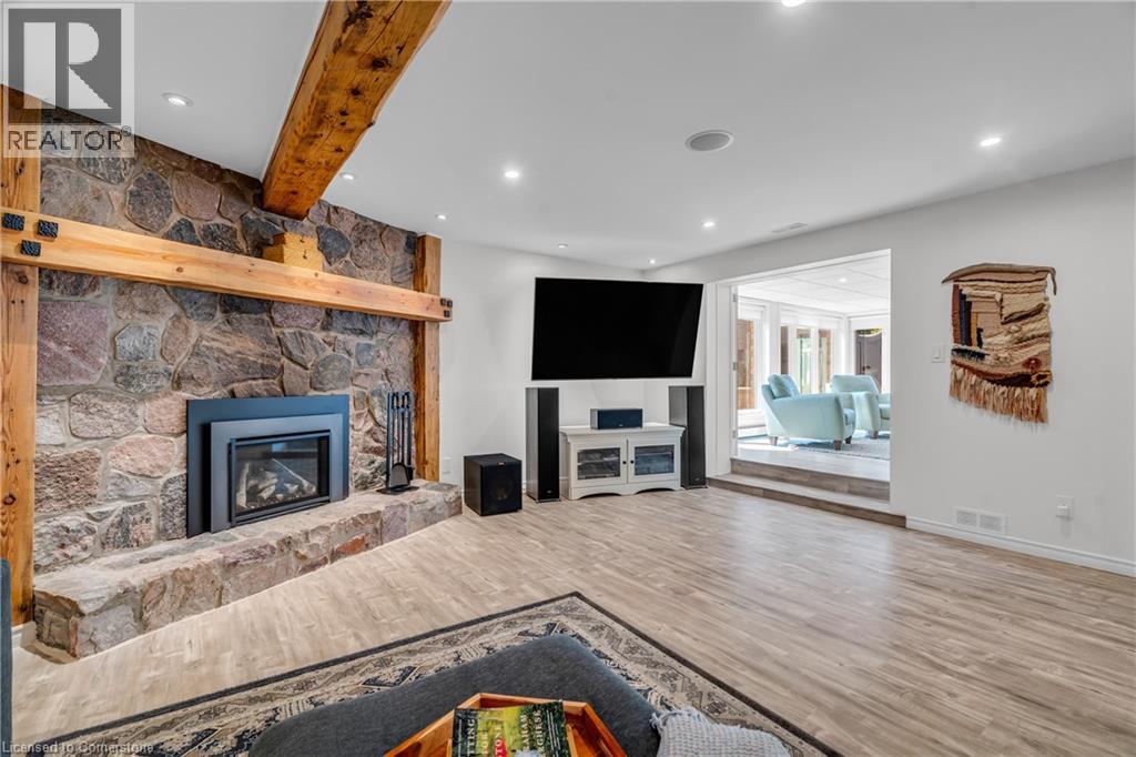 Photo 41 of 4 Colonial Drive, Ayr ON