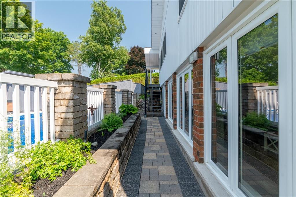 Photo 7 of 4 Colonial Drive, Ayr ON