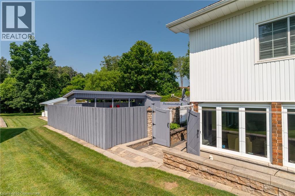 Photo 8 of 4 Colonial Drive, Ayr ON