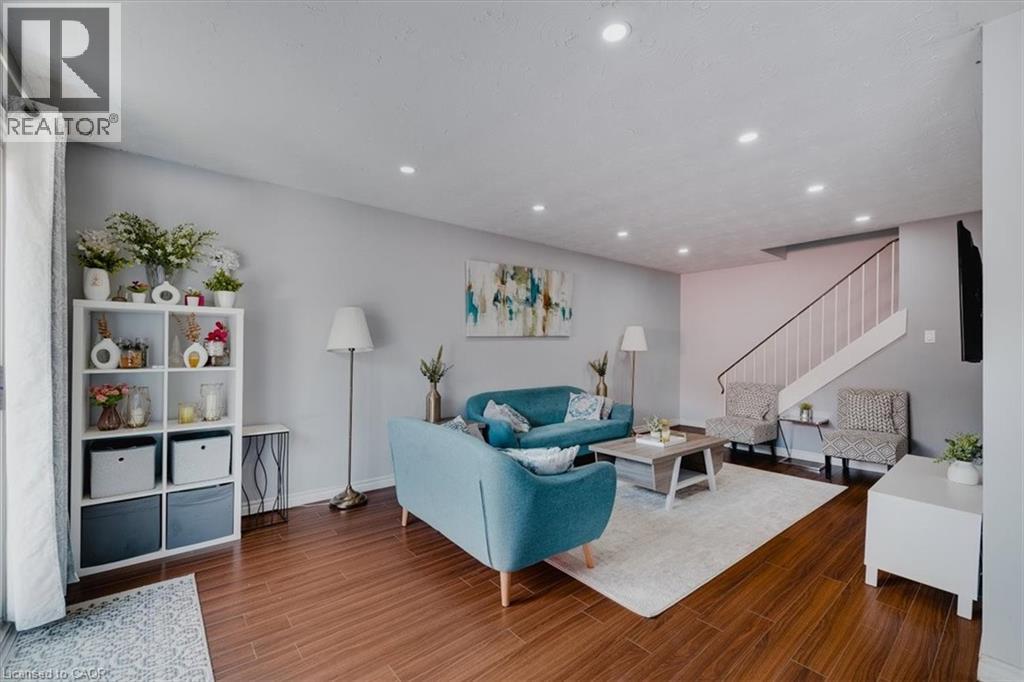 Photo 11 of 300 Traynor Avenue Unit 14, Kitchener ON