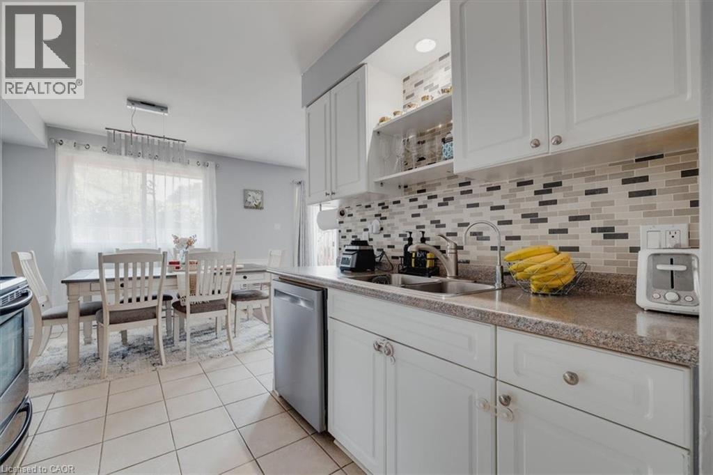Photo 10 of 300 Traynor Avenue Unit 14, Kitchener ON