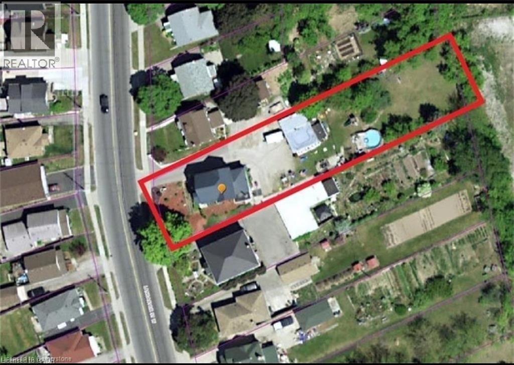 Photo 3 of 134 Lancaster Street W, Kitchener ON