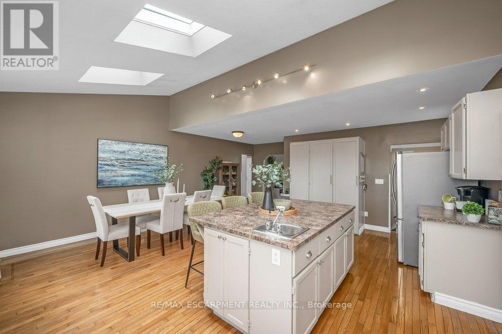 Photo 14 of 480 Mohawk Road W, Hamilton ON