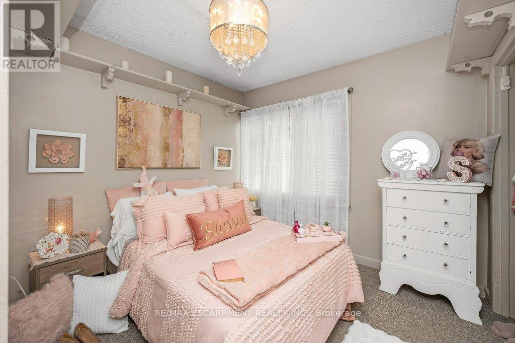 Photo 32 of 480 Mohawk Road W, Hamilton ON