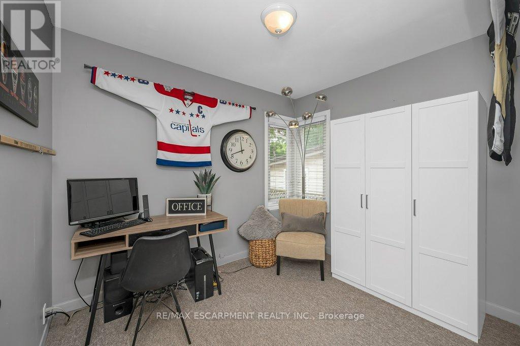 Photo 17 of 480 Mohawk Road W, Hamilton ON