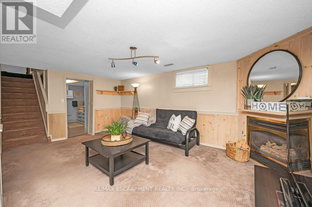 Photo 18 of 480 Mohawk Road W, Hamilton ON