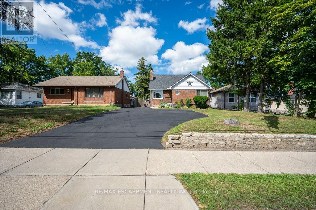 Photo 5 of 480 Mohawk Road W, Hamilton ON