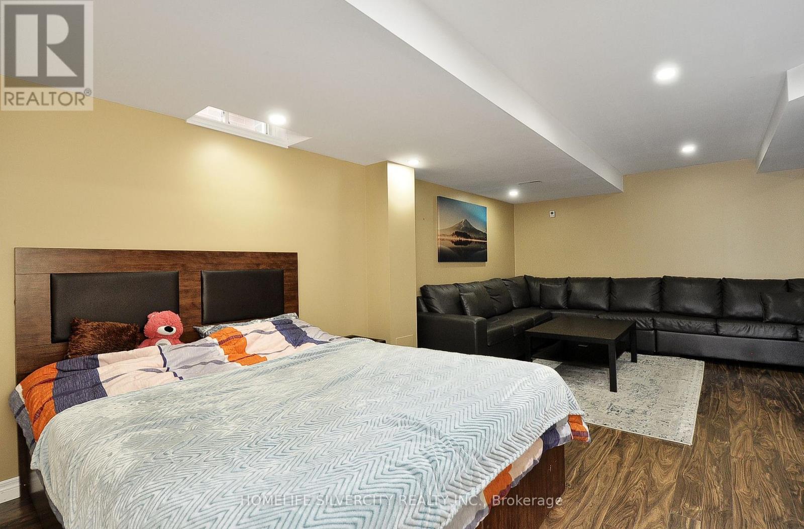 Photo 9 of 115 Flockhart Road, Cambridge ON