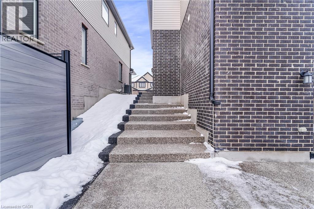 Photo 2 of 916 Dunnigan Court Unit Lower, Kitchener ON