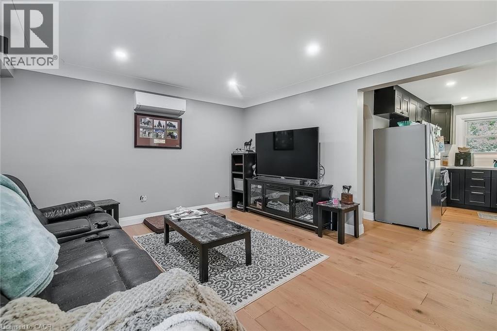 Photo 10 of 620 North Street, Cambridge ON