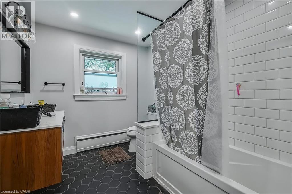 Photo 24 of 620 North Street, Cambridge ON