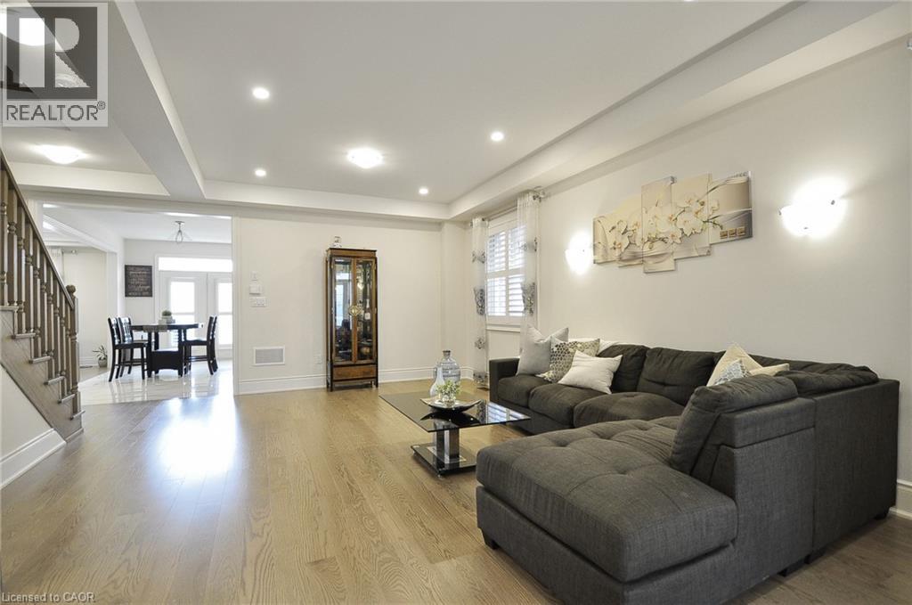 Photo 4 of 81 Attwater Drive, Cambridge ON