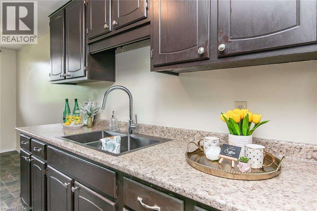 Photo 23 of 30 Avalon Place Unit 203, Kitchener ON