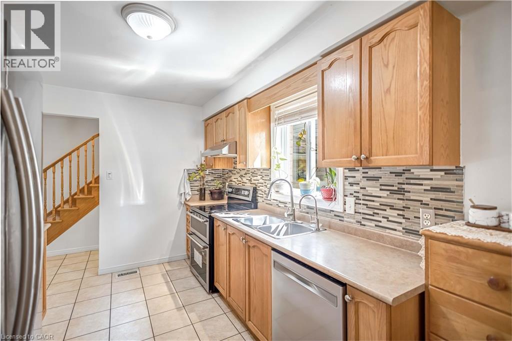 Photo 11 of 16 Jessica Street, Hamilton ON