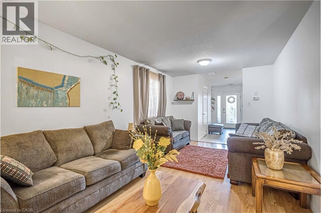 Photo 7 of 16 Jessica Street, Hamilton ON