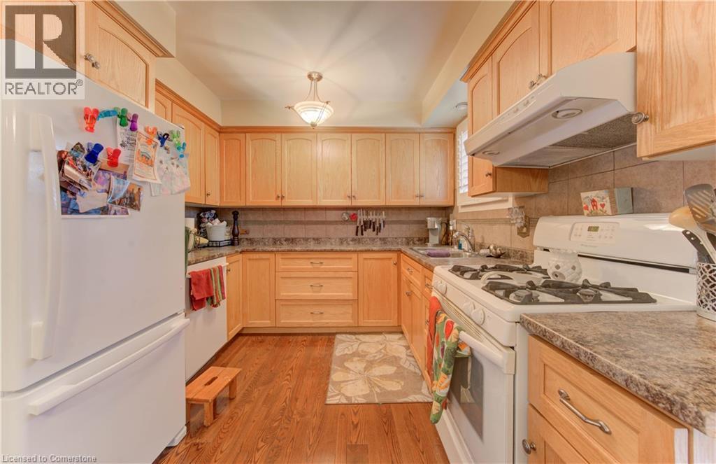 Photo 3 of 49 Cedarwoods Crescent Unit 57, Kitchener ON