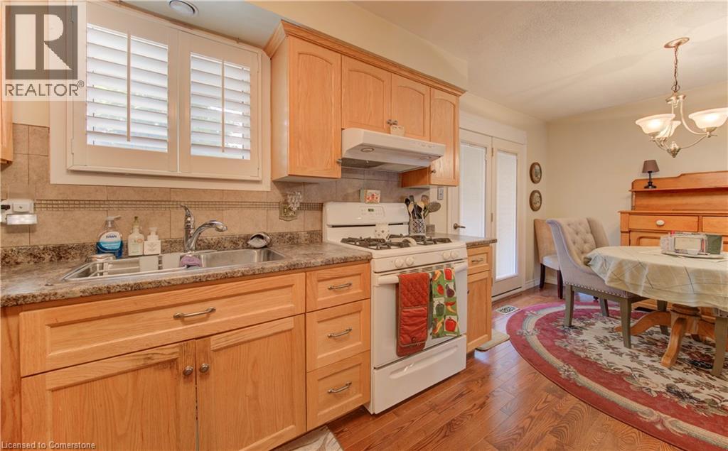Photo 12 of 49 Cedarwoods Crescent Unit 57, Kitchener ON
