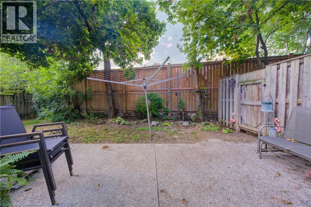 Photo 16 of 49 Cedarwoods Crescent Unit 57, Kitchener ON