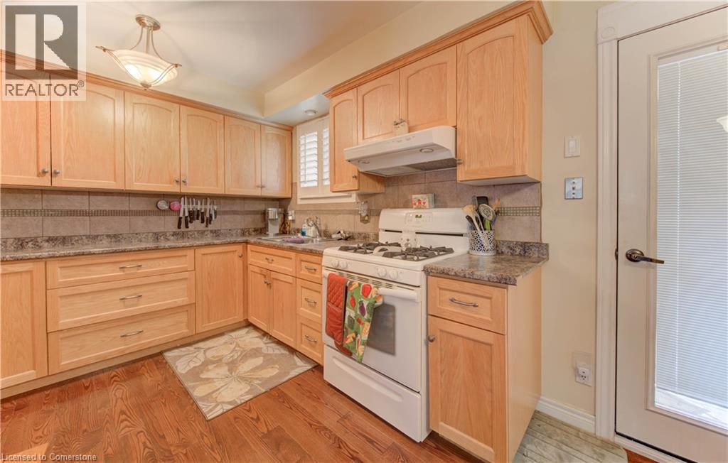 Photo 10 of 49 Cedarwoods Crescent Unit 57, Kitchener ON