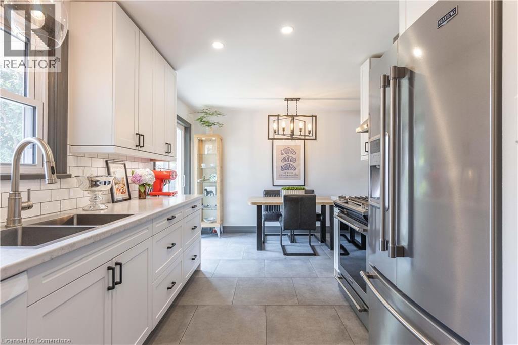 Photo 7 of 6000 Mayfair Drive, Niagara Falls ON