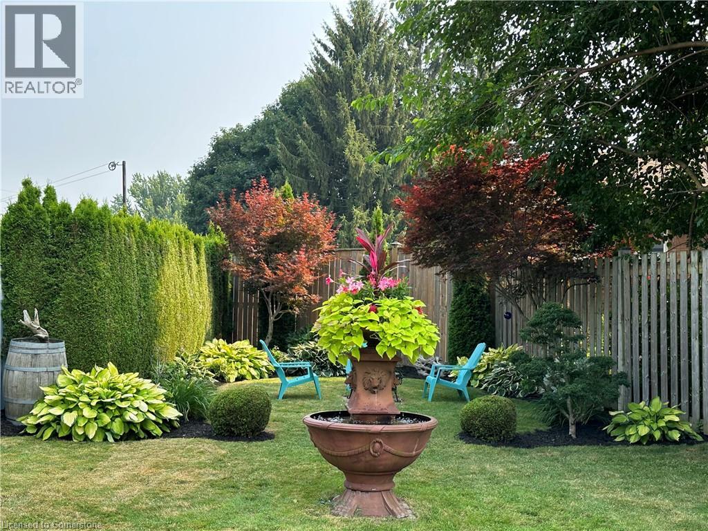 Photo 2 of 6000 Mayfair Drive, Niagara Falls ON