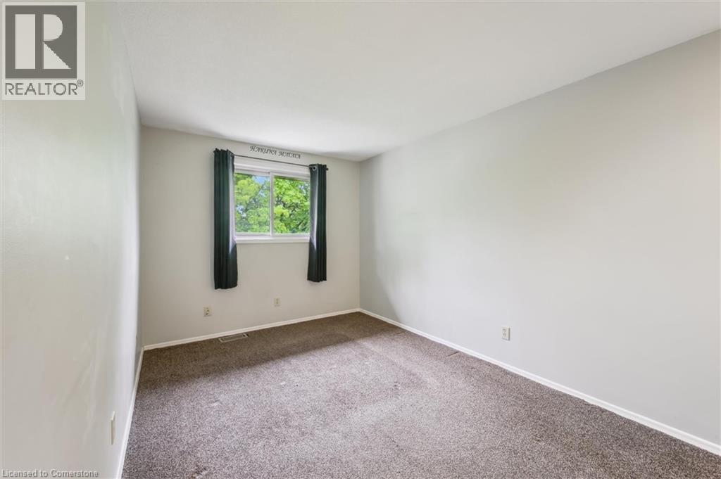Photo 3 of 210 Glamis Road Unit 6, Cambridge ON
