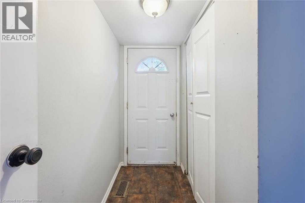 Photo 8 of 210 Glamis Road Unit 6, Cambridge ON