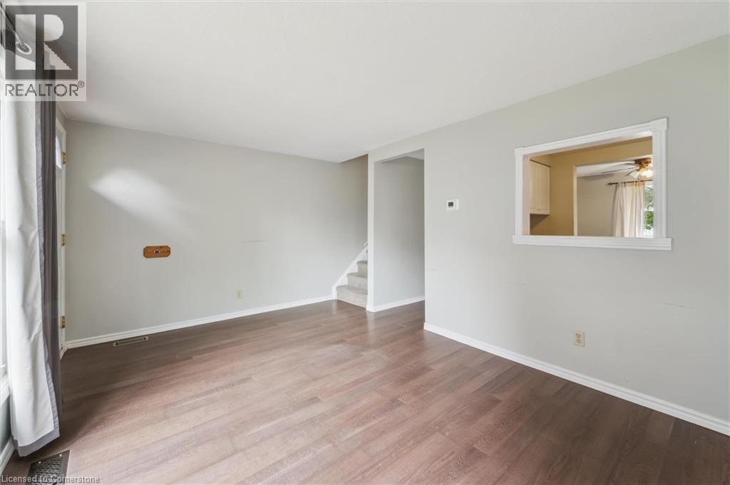 Photo 14 of 210 Glamis Road Unit 6, Cambridge ON