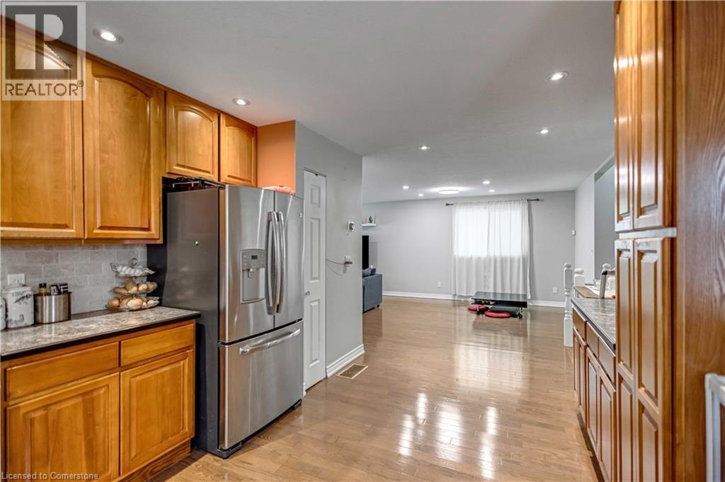Photo 11 of 18 Rosewell Street, Hamilton ON