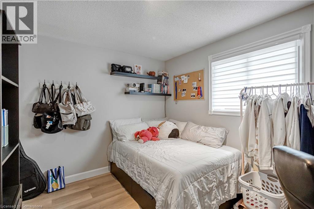 Photo 5 of 18 Rosewell Street, Hamilton ON