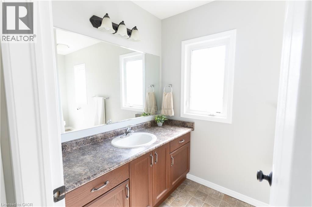 Photo 29 of 1319 Countrystone Drive, Kitchener ON